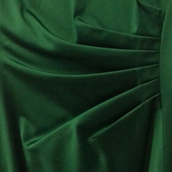 Emerald Green Dress - Picture 2 of 8